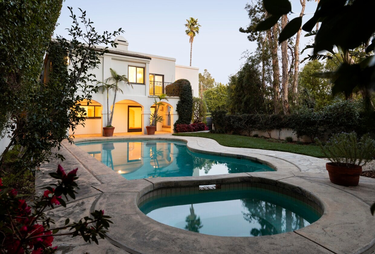 Foto principal - 8040 Woodrow Wilson Dr