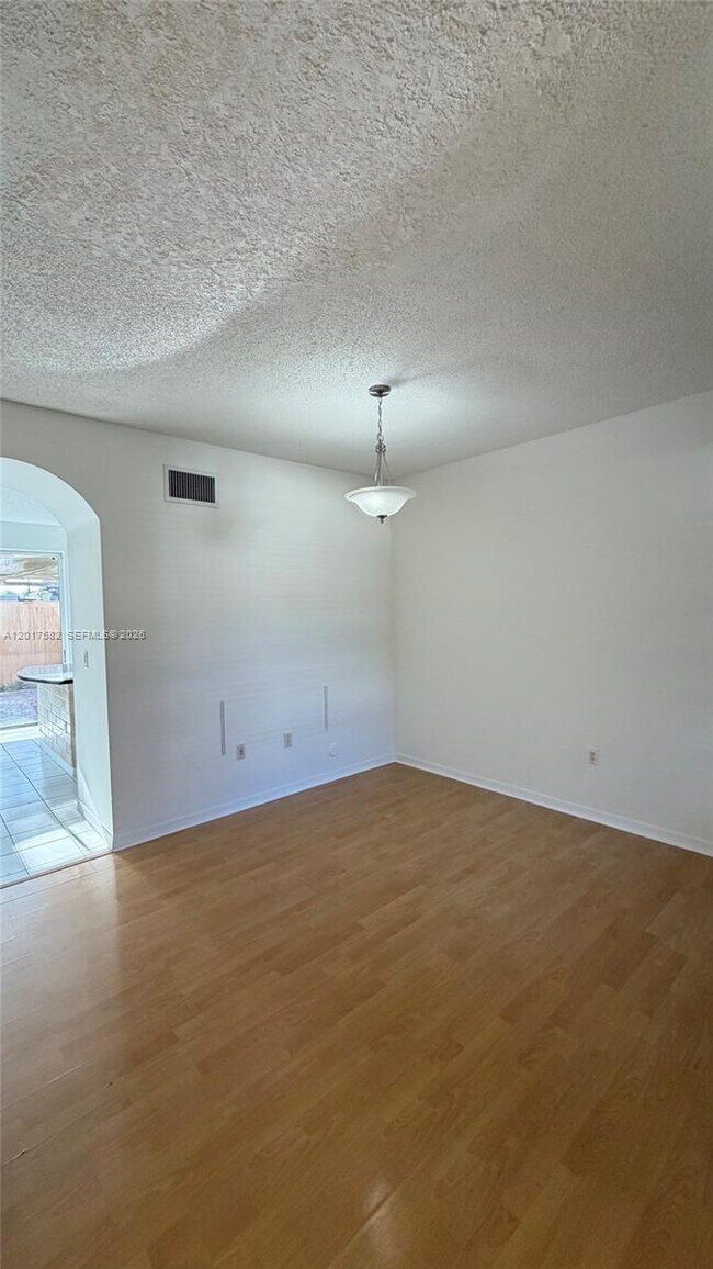 Foto del edificio - 8735 SW 152nd Ave