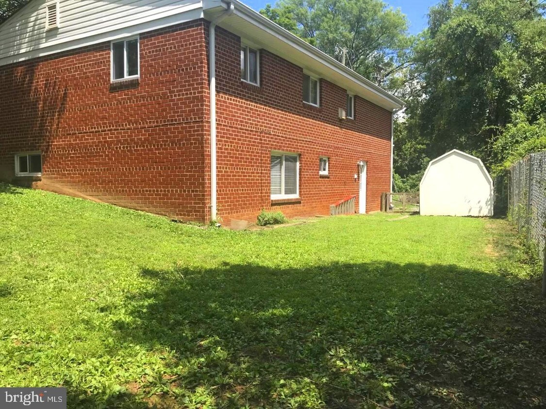 9700 Admiralty Dr, Silver Spring, MD 20910 House Rental in Silver