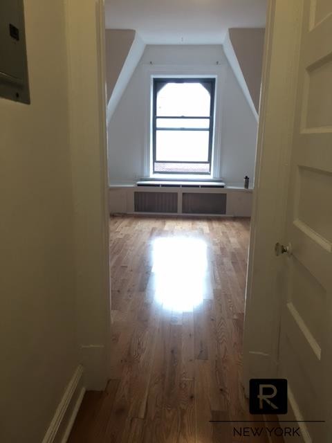 Building Photo - 313 West 75th Street