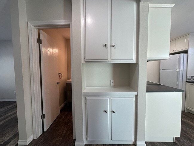 Building Photo - 2422 Graham Ave