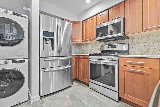 Foto del edificio - 766 Spinnaker Ct