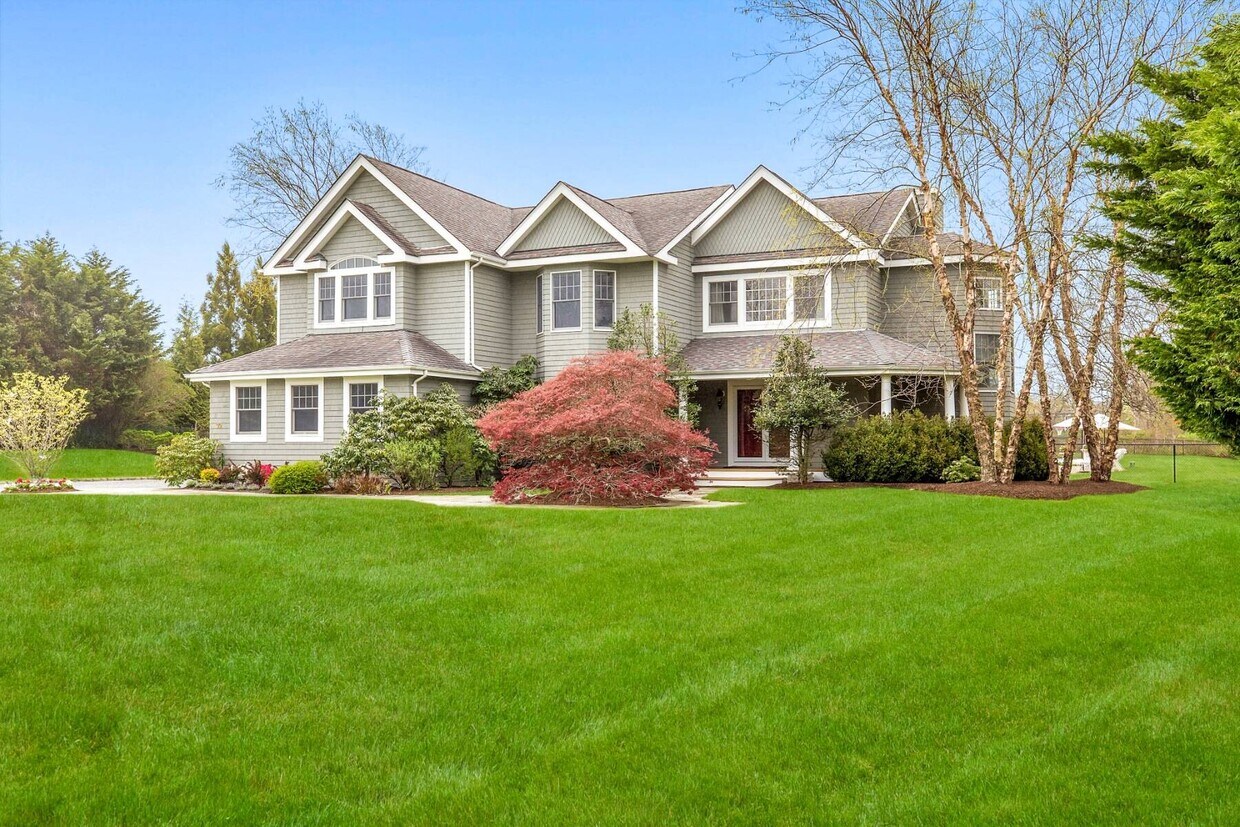 Primary Photo - 22 Parrish Pond Ln