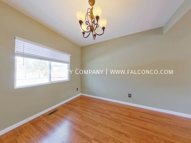 Foto del edificio - Extraordinary Home in Briargate! - Lease P...