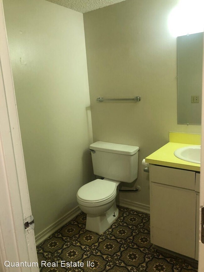 Foto del edificio - 2 br, 1.5 bath House - 6837 S. INDEPENDENCE