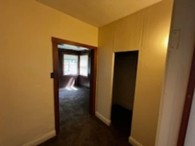 Building Photo - Nice home