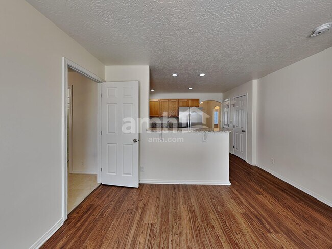 Foto del edificio - 1029 W Honker Dr