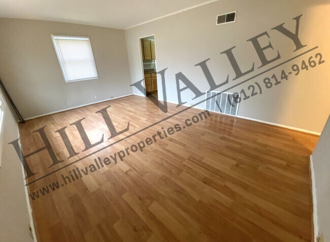 Foto del edificio - Three Bedroom Home - South