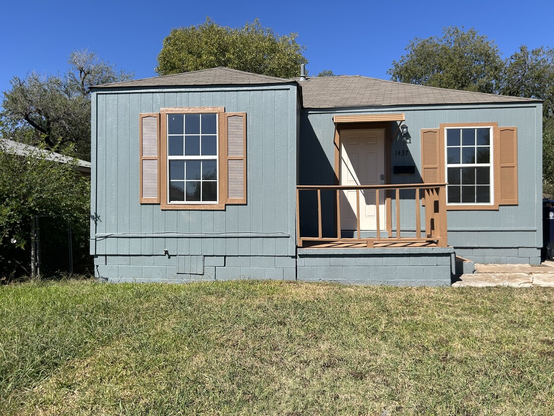Foto principal - 1437 NE 34th St
