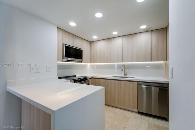 Foto del edificio - 2451 Brickell Ave