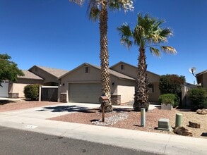 Building Photo - 2731 Superba Ave