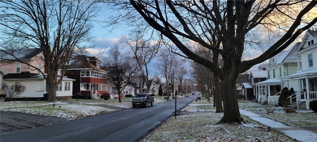 Building Photo - 417 Highland Ave