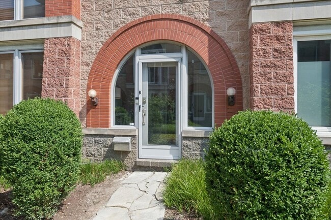 Building Photo - 235 S Marion St