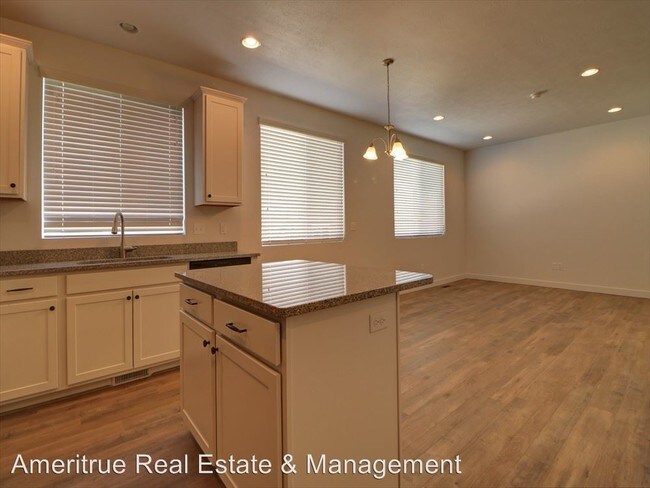 Building Photo - 3 br, 2.5 bath House - 3013 S Red Pine Dr.