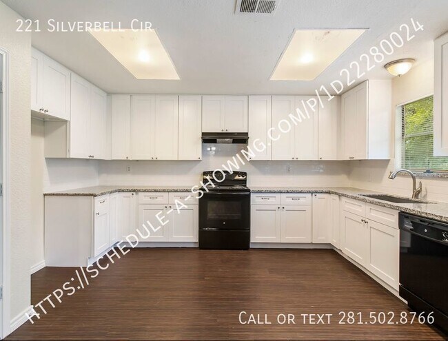 Building Photo - 221 Silverbell Cir