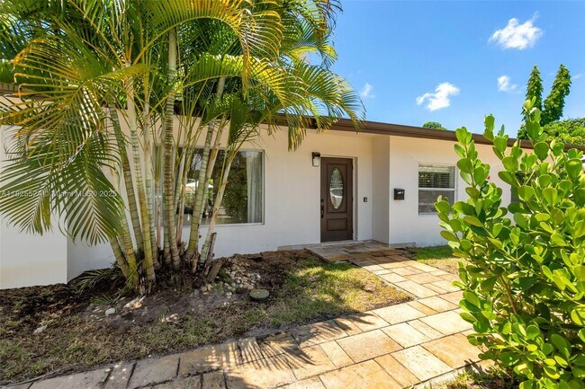 Foto del edificio - 754 NE 36th St