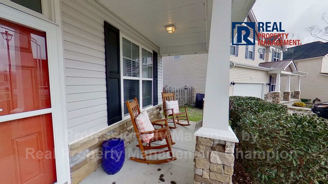 Foto principal - Spacious Executive Home on Friendly Cul-de...