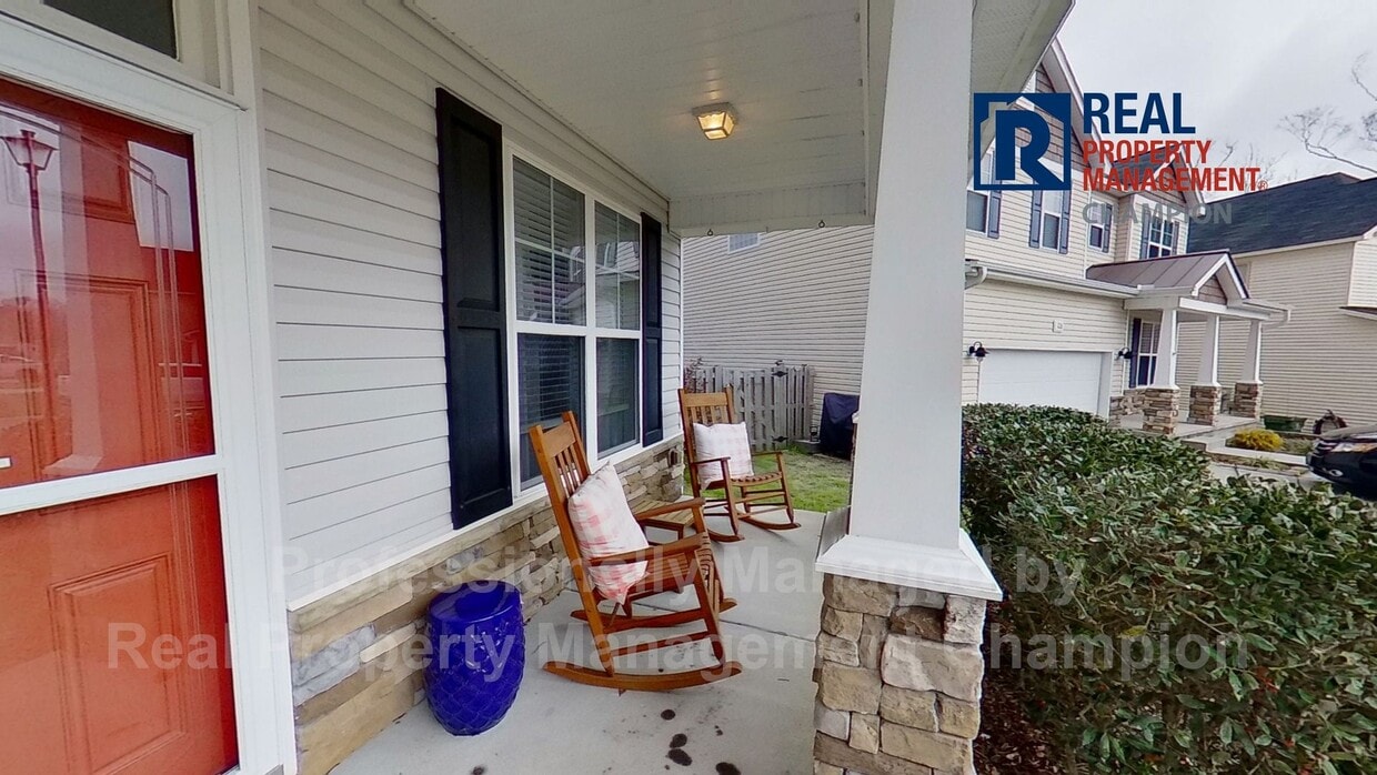 Primary Photo - Spacious Executive Home on Friendly Cul-de...