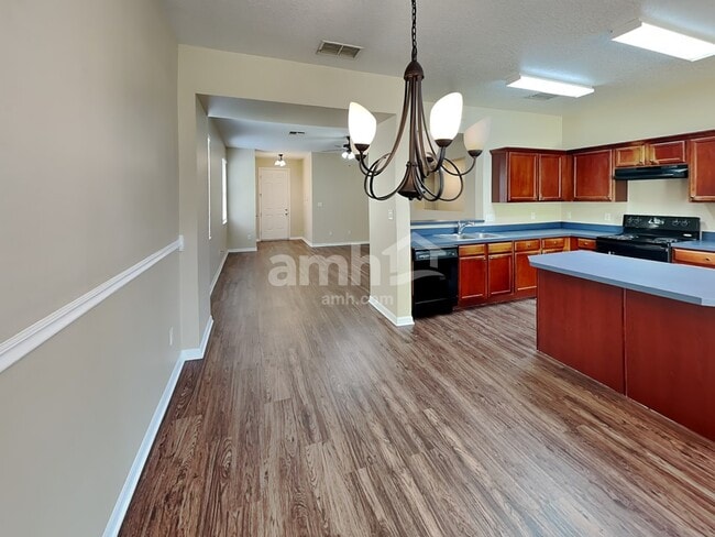 Building Photo - 517 Vicks Landing Dr