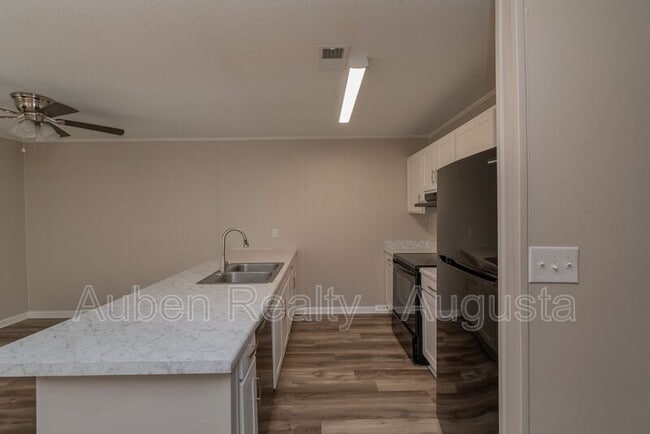 Foto del edificio - 2311 Walden Dr