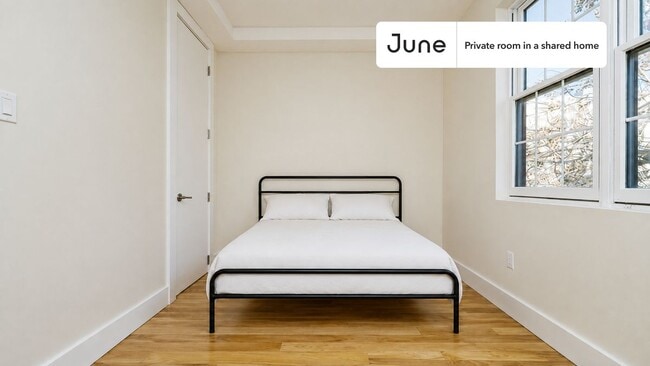 Room in Shared 4 bed/1 bath home in Clinton Hill - Room in Shared 4 bed/1 bath home in Clinton Hill