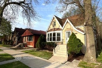 Building Photo - 9514 S Bell Ave