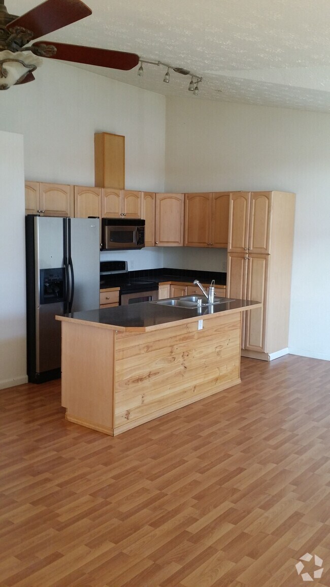 Baker Apartments for Rent with Hardwood Floors North Pole, AK 2