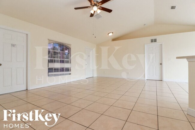 Building Photo - 3816 20th St W