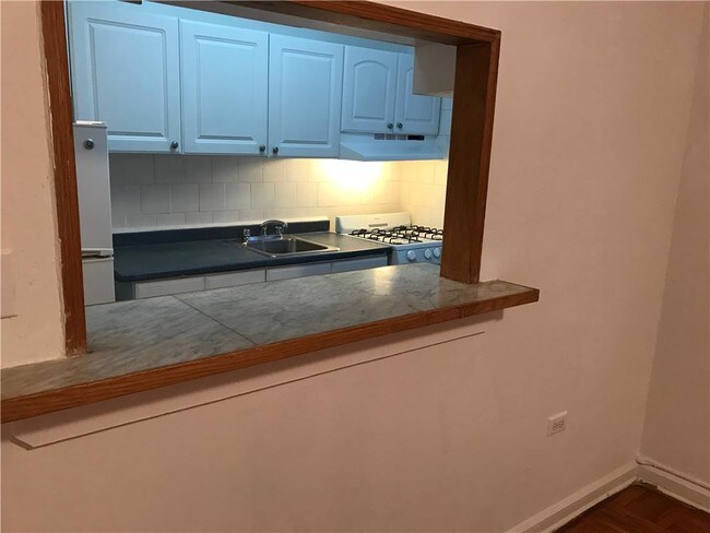 Foto del edificio - 411 E 83rd St