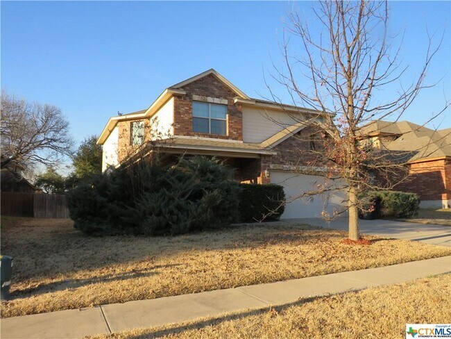 Foto del edificio - 7109 Golden Oak Ln
