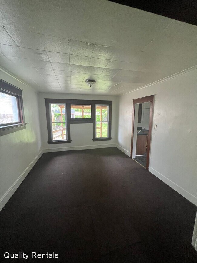 Building Photo - 4 br, 1 bath House - 833 E 26TH