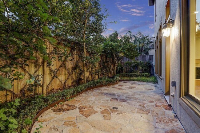 Building Photo - 6322 E Mystic Meadow