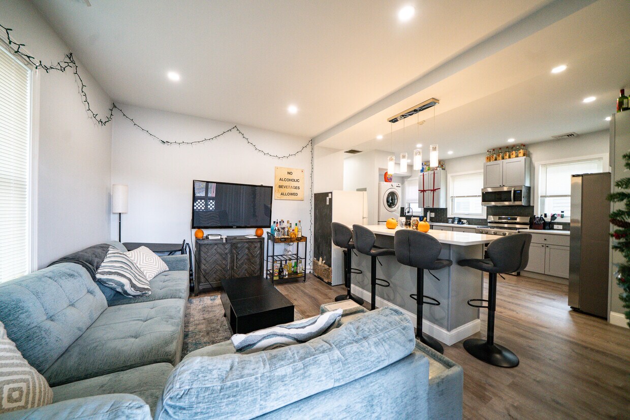 Foto principal - 137 Centre St