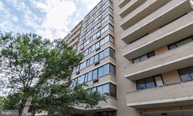 Building Photo - 1325 18th St NW