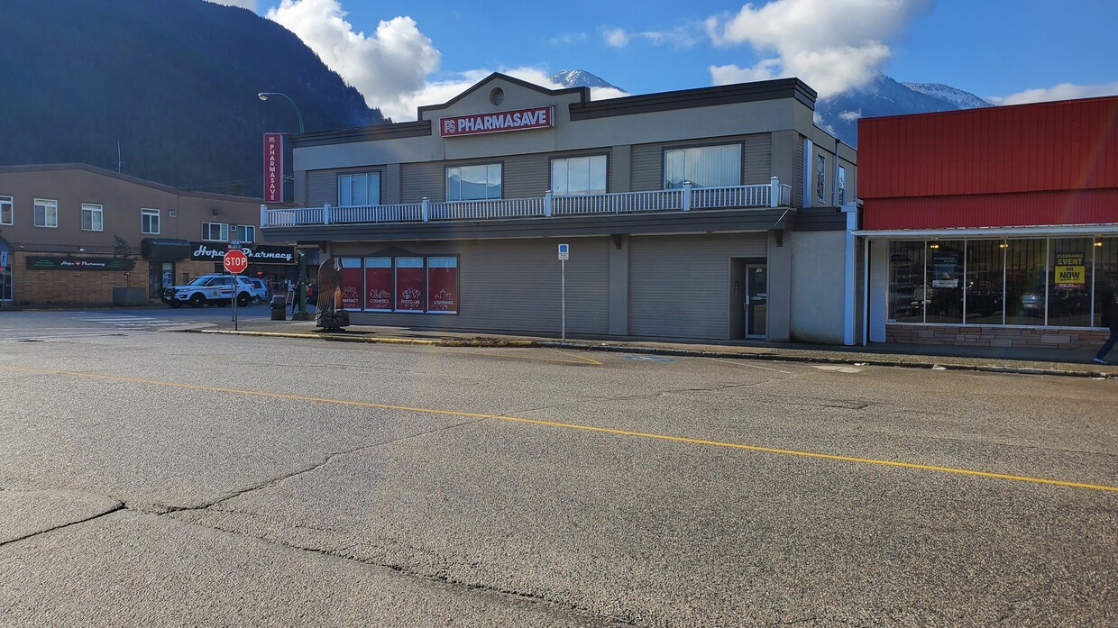 Primary Photo - 790 Fraser Ave