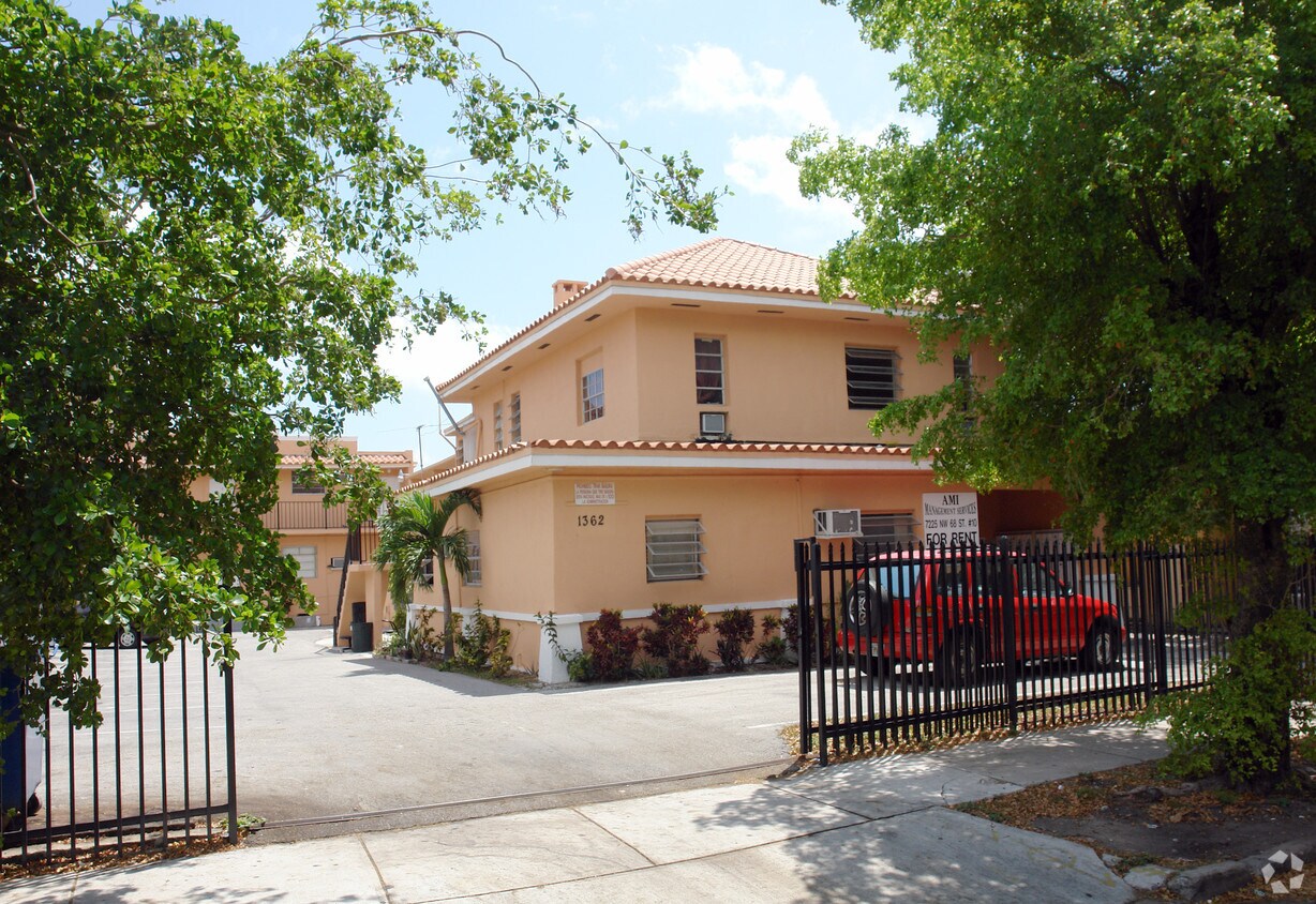 Foto del edificio - LBM Apartments