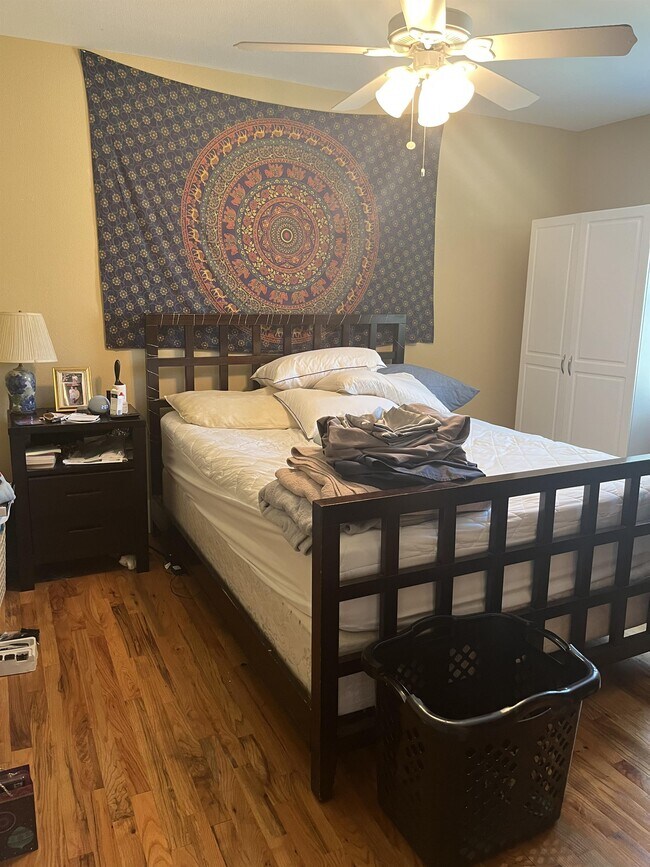 2704 21st St Unit A main house, Lubbock, TX 79410 Room for Rent in