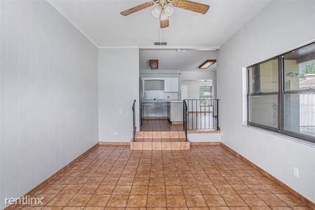 Building Photo - 2 br, 1 bath House - 2905 W Leroy St