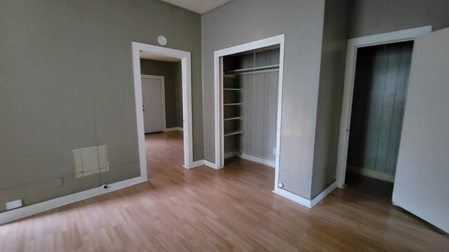 Building Photo - 428 W Wardville St