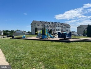 Building Photo - 102 Raphael Ct