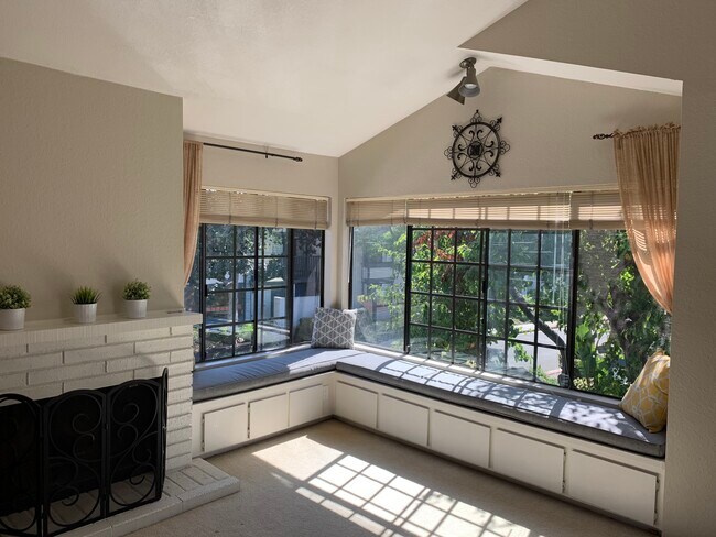 Building Photo - 4084 Crystal Dawn Ln