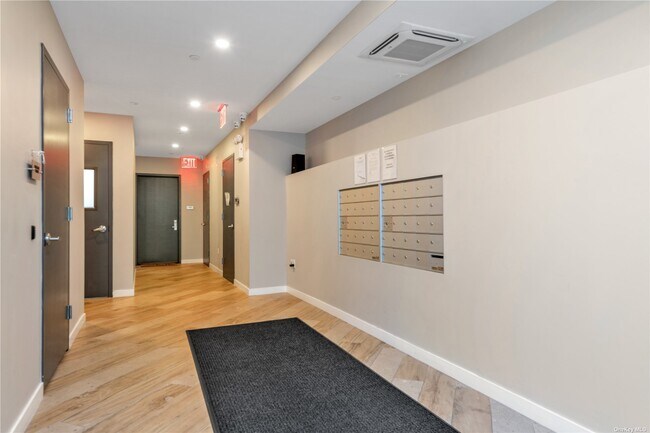 Foto del edificio - 83-67 116th St