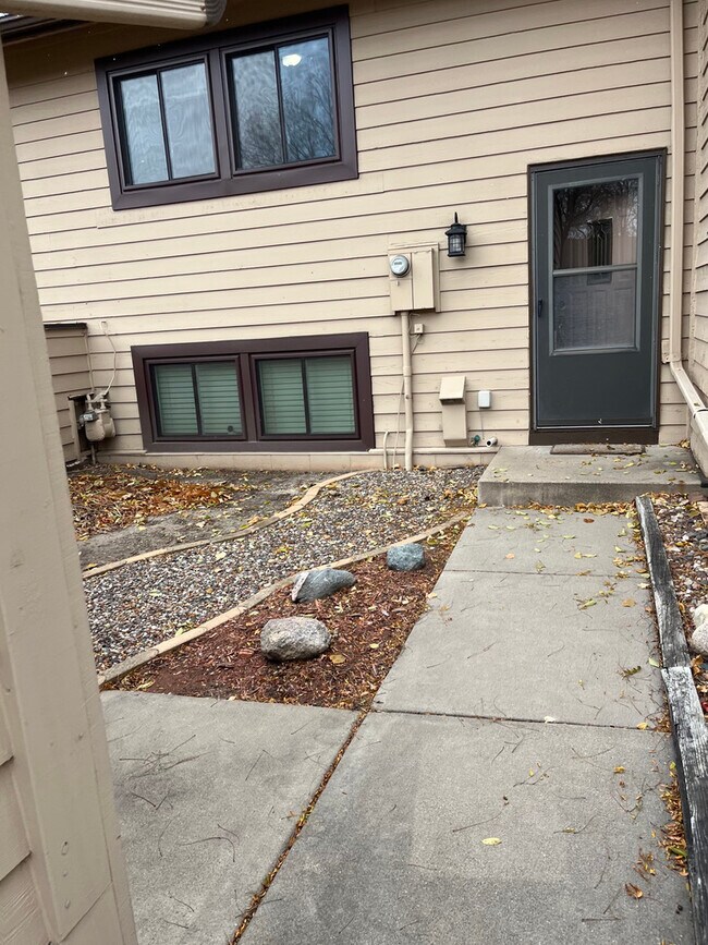 Foto del edificio - 429 W Eagle Lake Dr