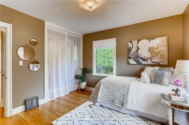 Building Photo - 6200 30th Ave NE