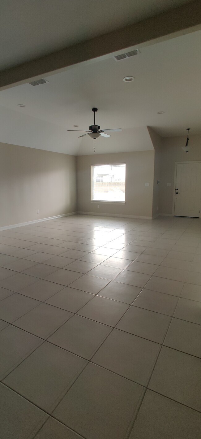 Building Photo - 3912 Zenaida Ave