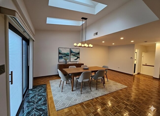 Photo - 806 Spinnaker Ct Townhome