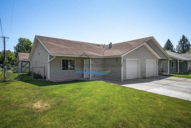 Building Photo - Two-Bed, Two-Bath Duplex with Garage in Co...