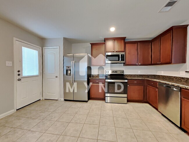 Building Photo - 5715 Rainbow Rd