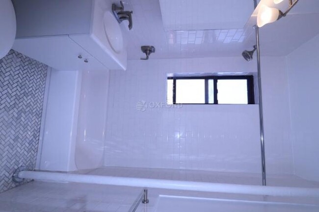 Foto del edificio - 1 bedroom in Queens NY 11354