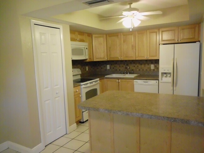 kitchen and pantry - 4520 SE 5th Pl